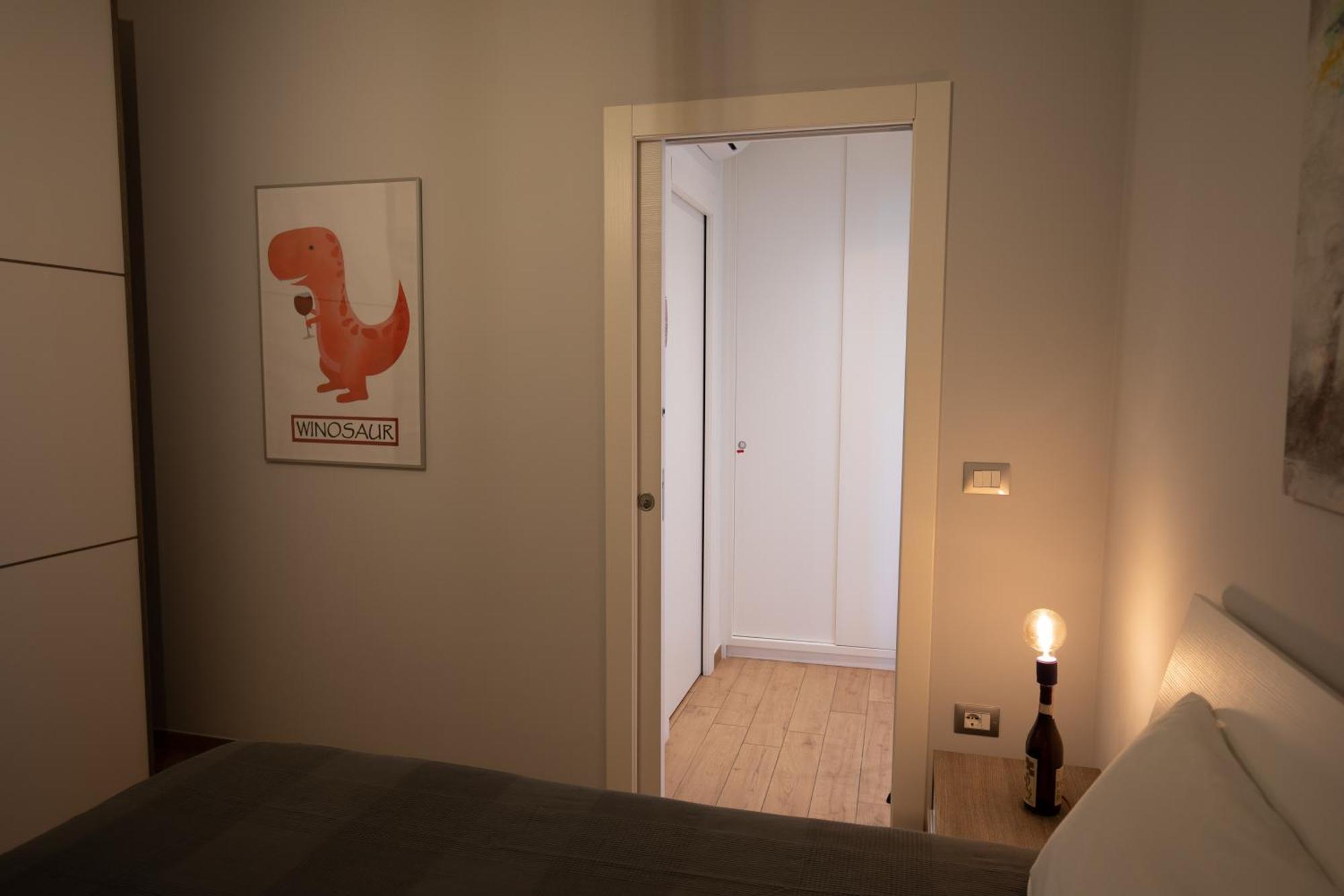 Vinhome Bilocale Con Garage Privato Alba Centro Экстерьер фото
