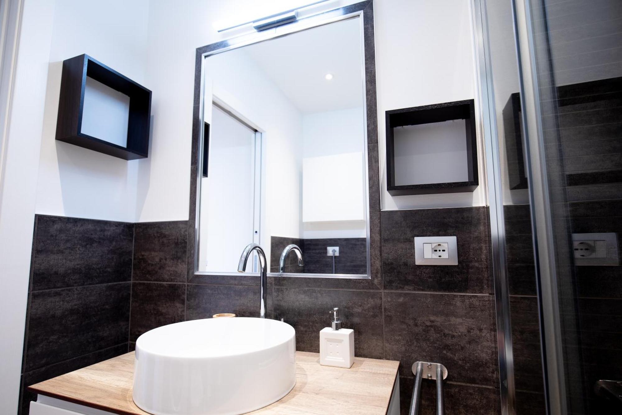 Vinhome Bilocale Con Garage Privato Alba Centro Экстерьер фото