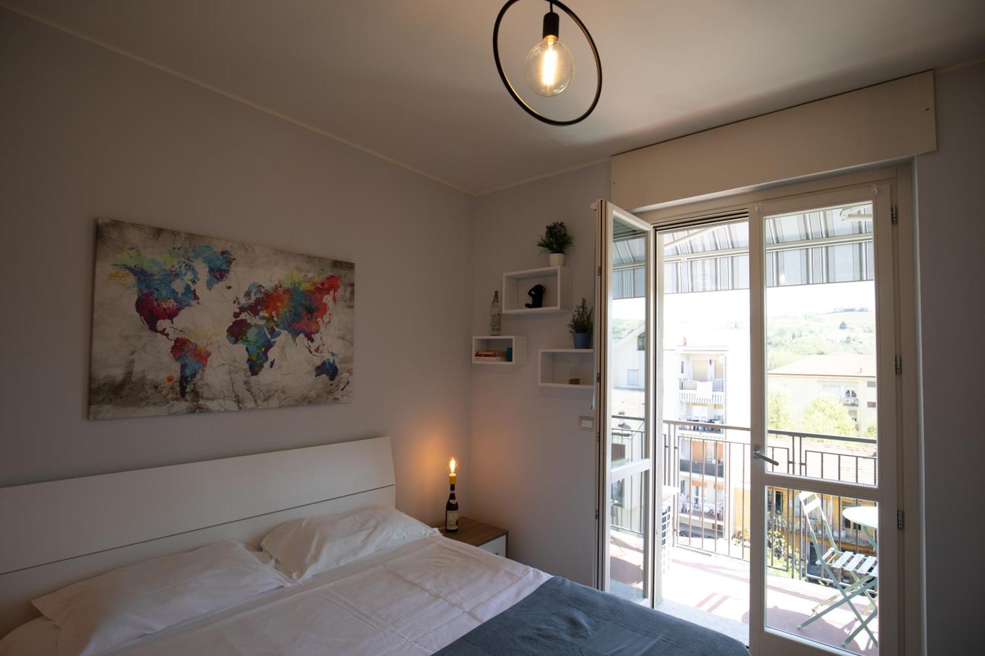 Vinhome Bilocale Con Garage Privato Alba Centro Экстерьер фото