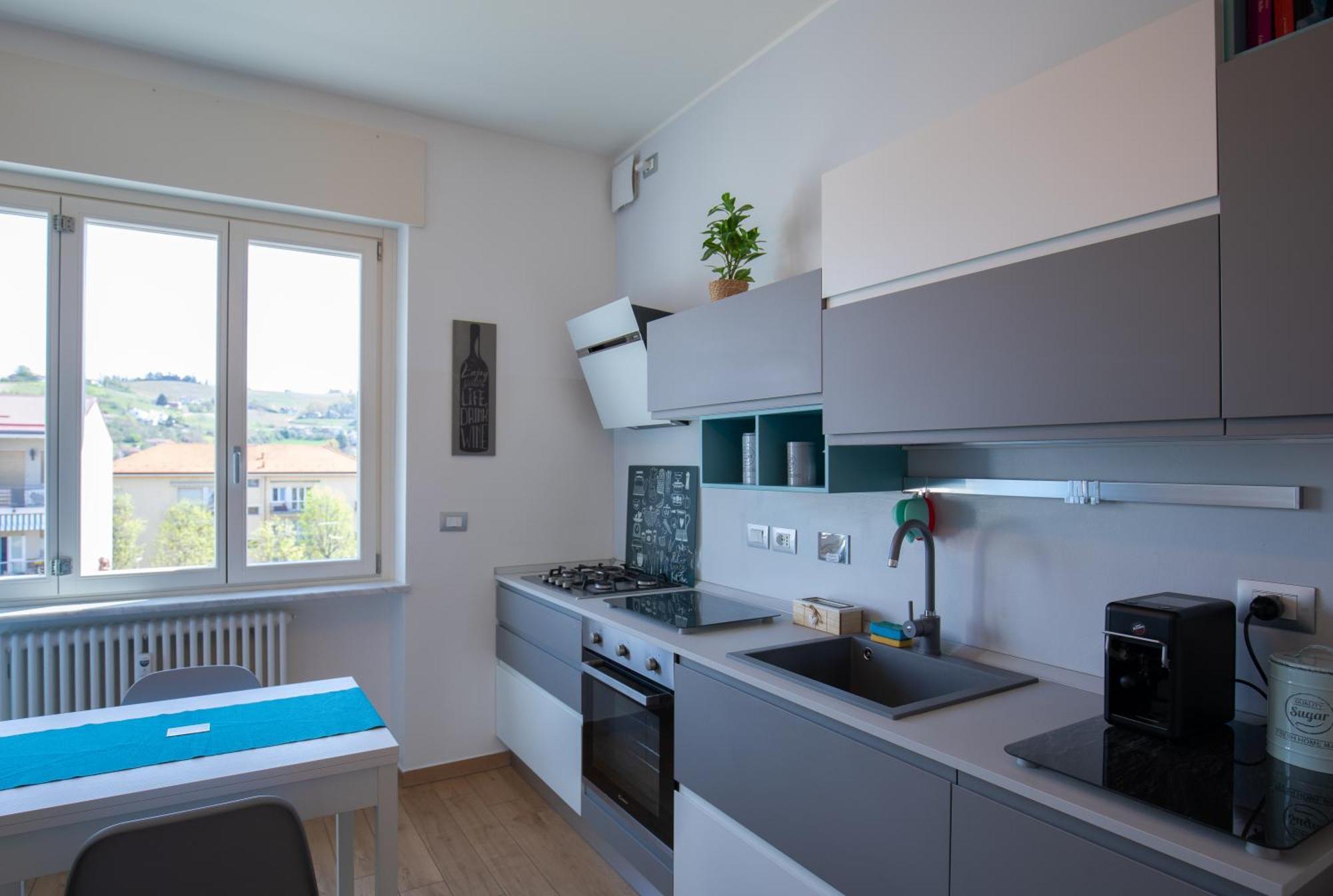 Vinhome Bilocale Con Garage Privato Alba Centro Экстерьер фото