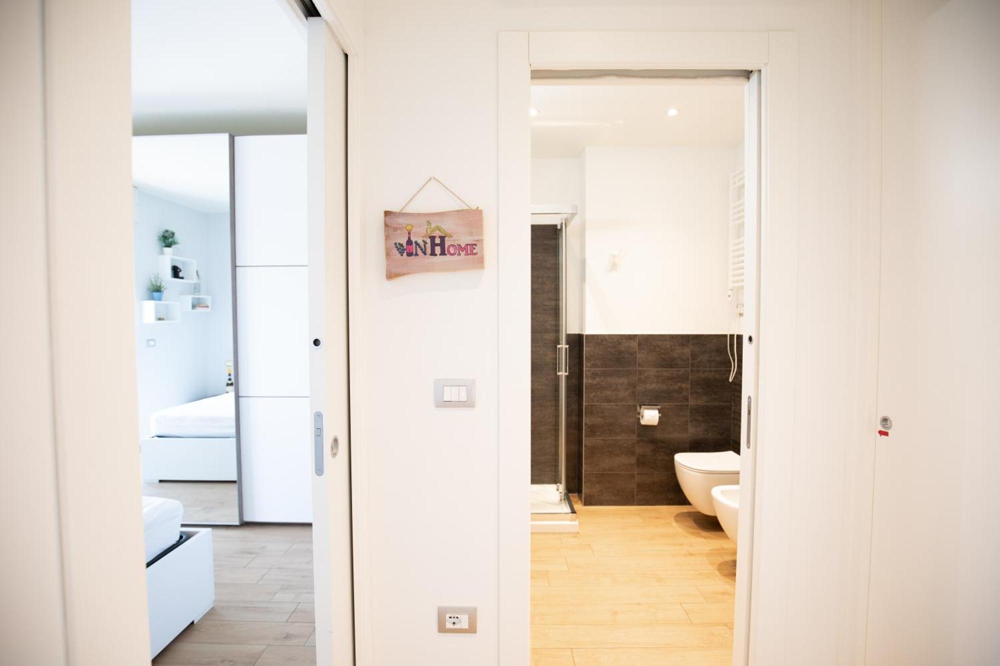 Vinhome Bilocale Con Garage Privato Alba Centro Экстерьер фото