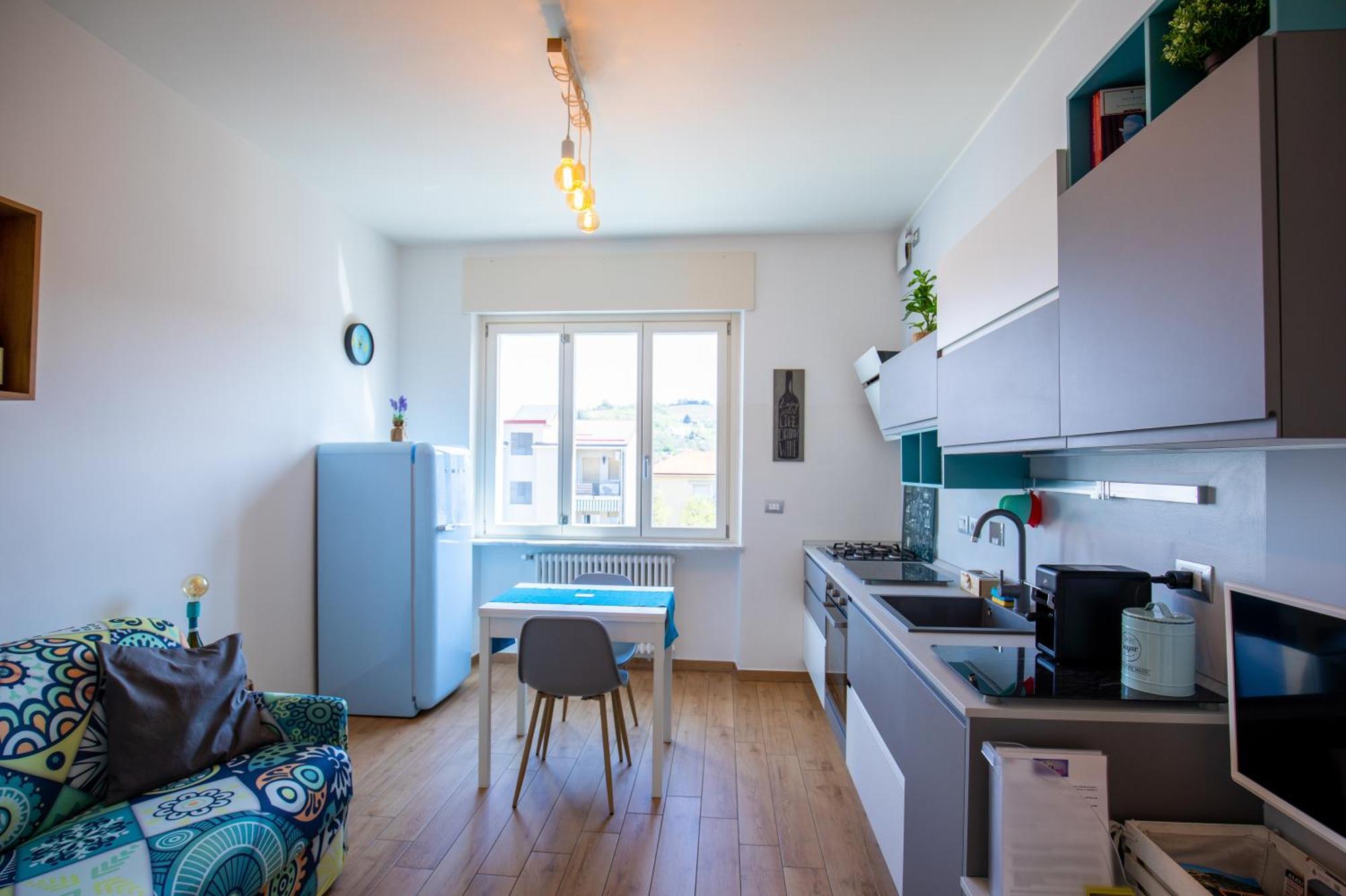 Vinhome Bilocale Con Garage Privato Alba Centro Экстерьер фото