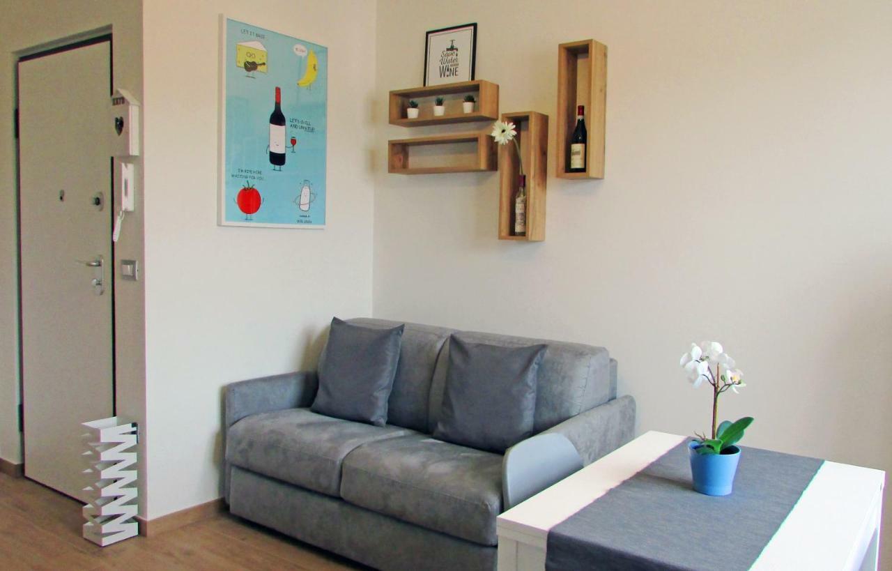 Vinhome Bilocale Con Garage Privato Alba Centro Экстерьер фото