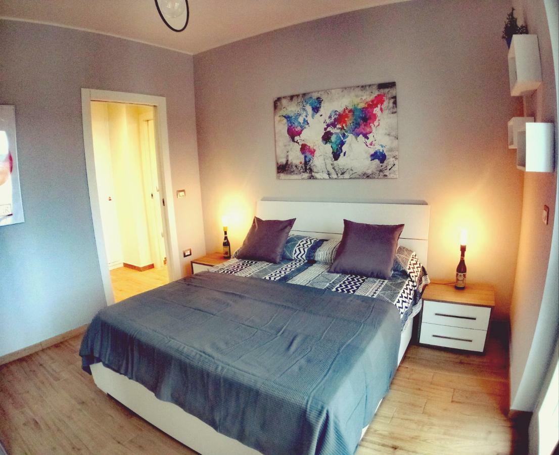 Vinhome Bilocale Con Garage Privato Alba Centro Экстерьер фото